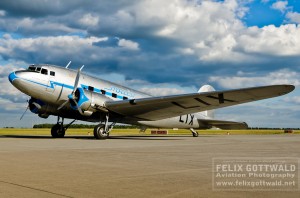 Picture of Lisunov Li-2 in colours of Hungarian airline MALEV - available for online purchase at www.felixgottwald.net