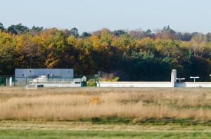 Airport_FRA_2013-11-11_Planespotting_RWY_18_Affenfelsen