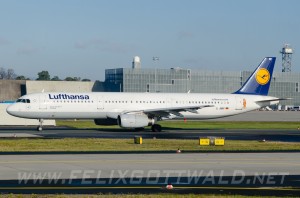 Lufthansa_A321_D-AIRY_FRA_2013-11-11_01cr