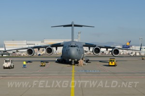 USAirForce_C17A_04-4136_FRA_2013-11-11_02cr