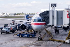 American Airlines Boeing 757-300 N606AA