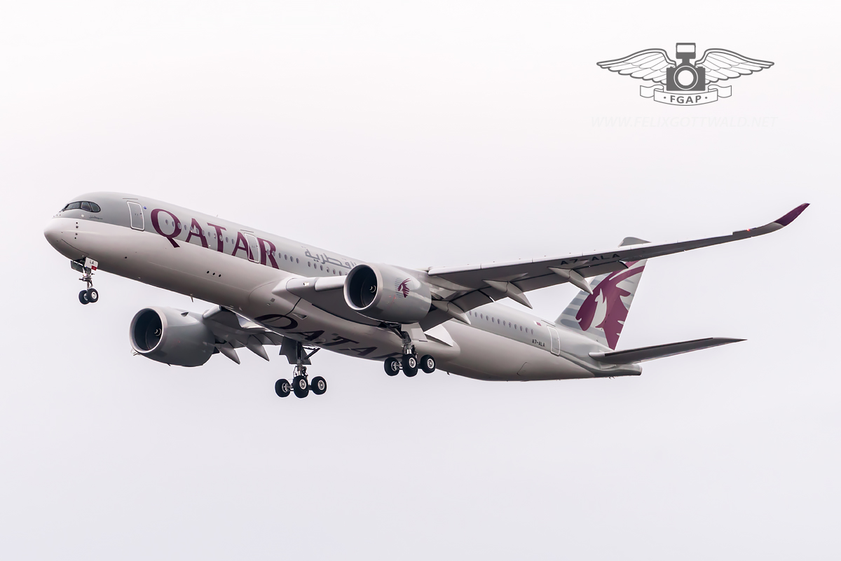 Qatar Airways Airbus A350-900 A7-ALA on approach to Frankfurt