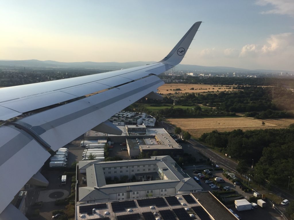 Airbus A320 approach to Frankfurt