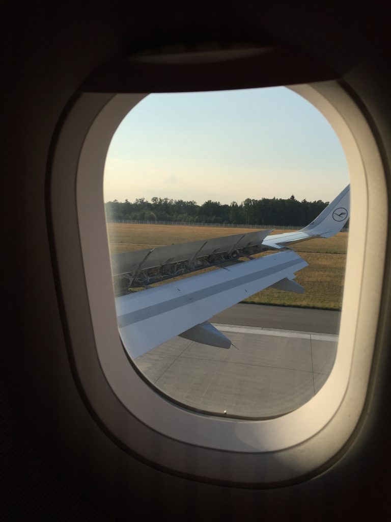 Airbus A320 approach to Frankfurt