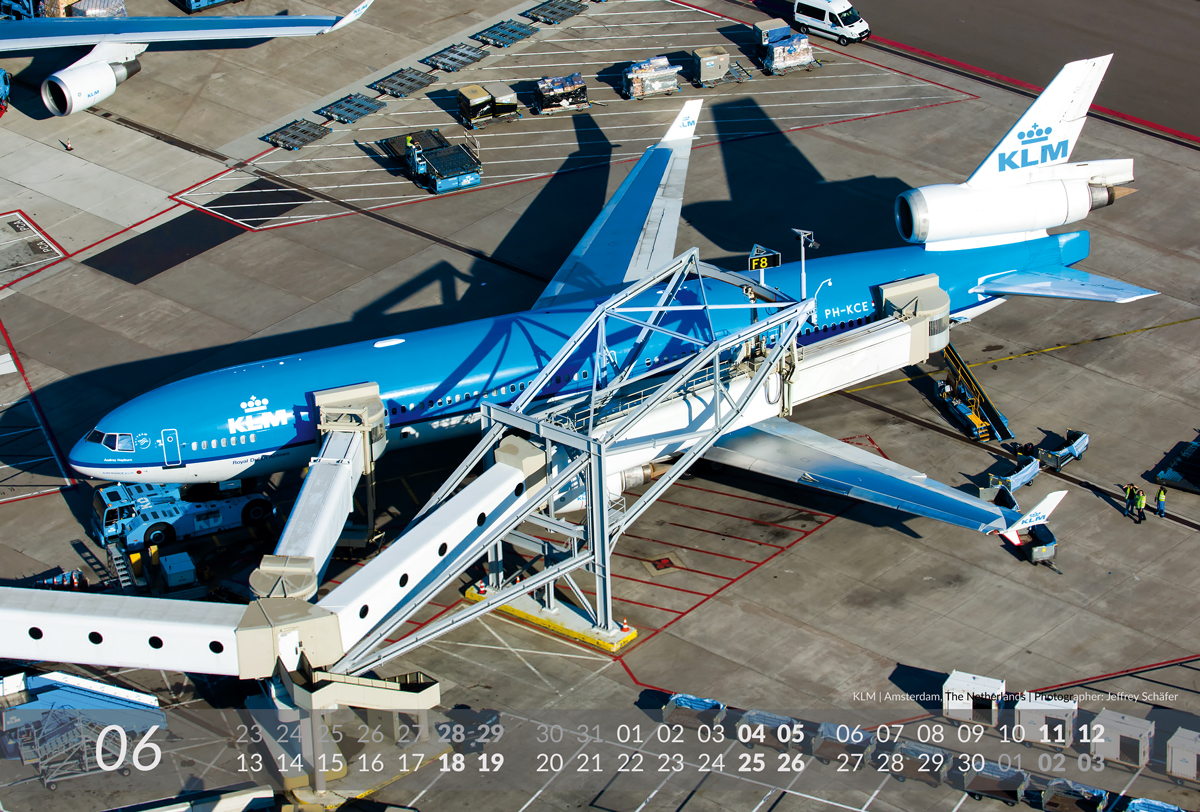 MD-11 Aviation Calendar 2016 - 06