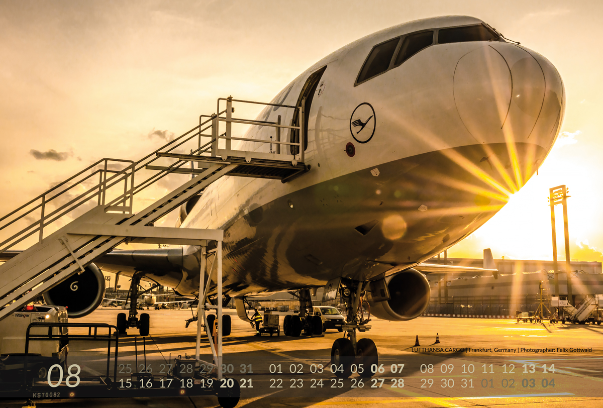 MD-11 Aviation Calendar 2016 - 08