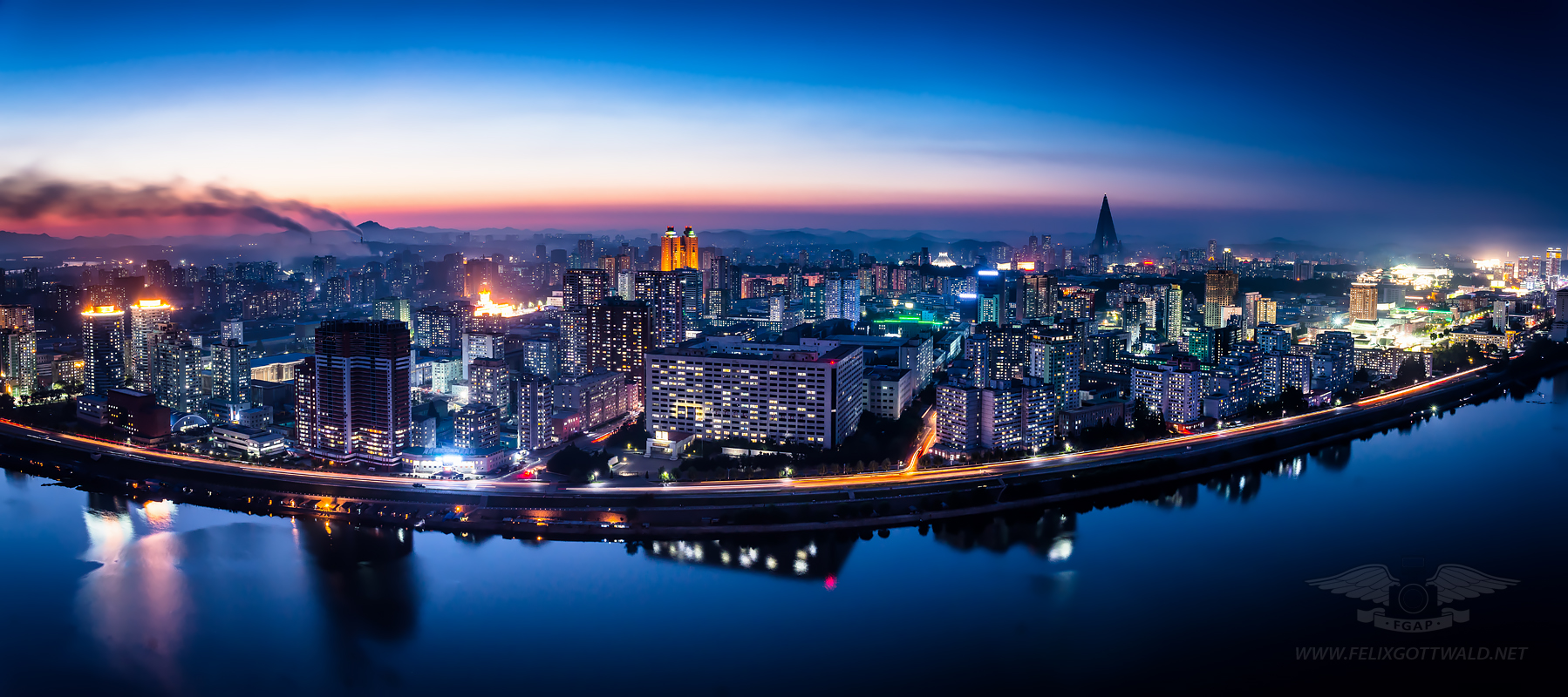 Pyongyang at night - Panorama